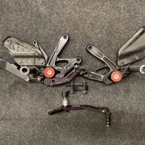 CARBON FIBER MOTORCYCLE REARSETS